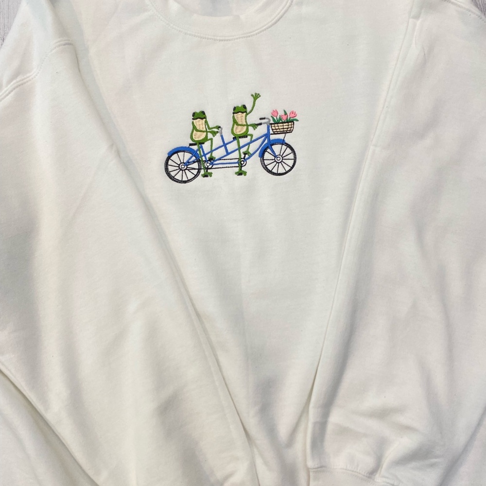 Tandem Frog Embroidered Sweatshirt - Picture 3 of 3